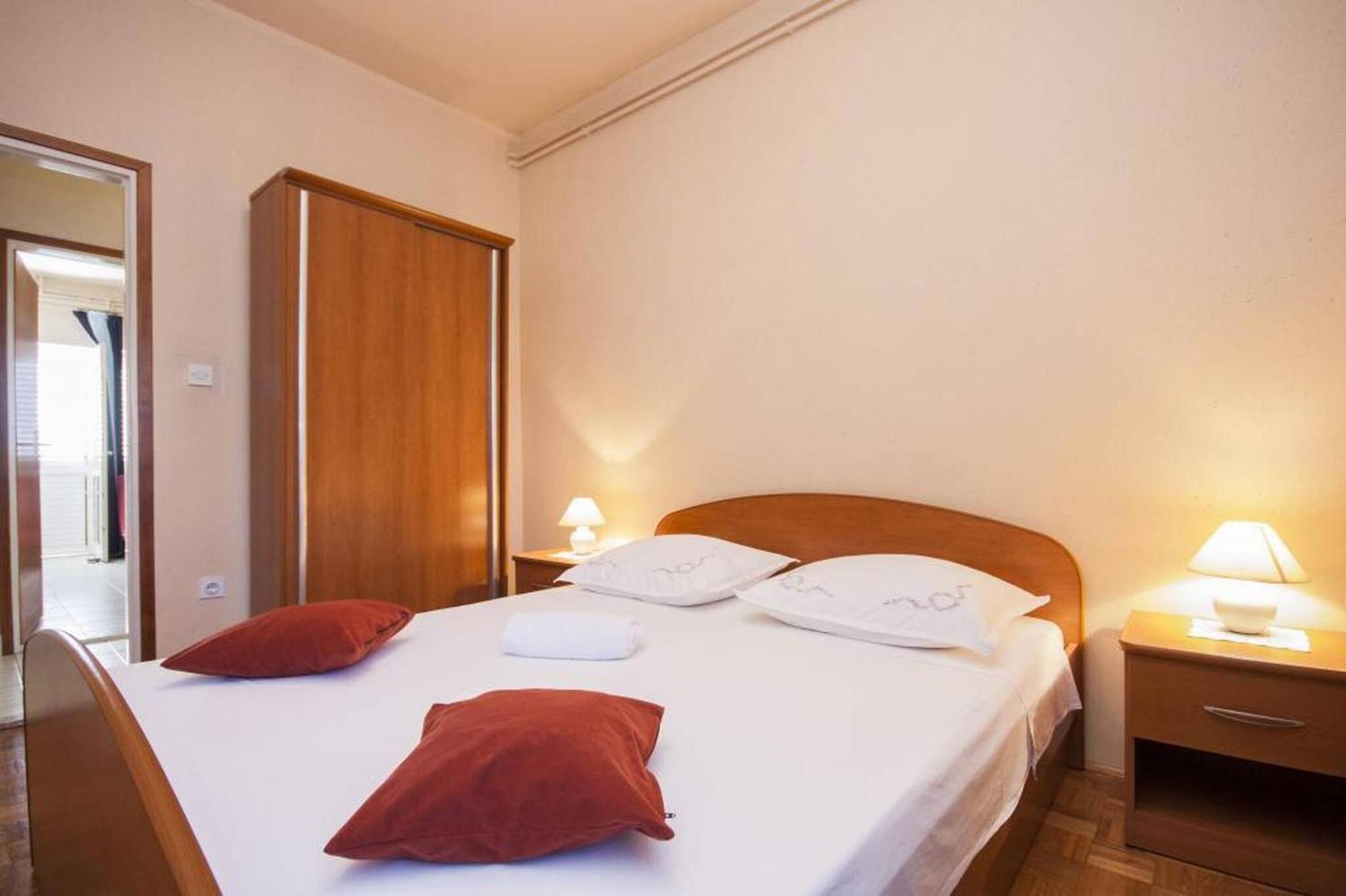 Apartments Zdenka Brodarica  Ngoại thất bức ảnh